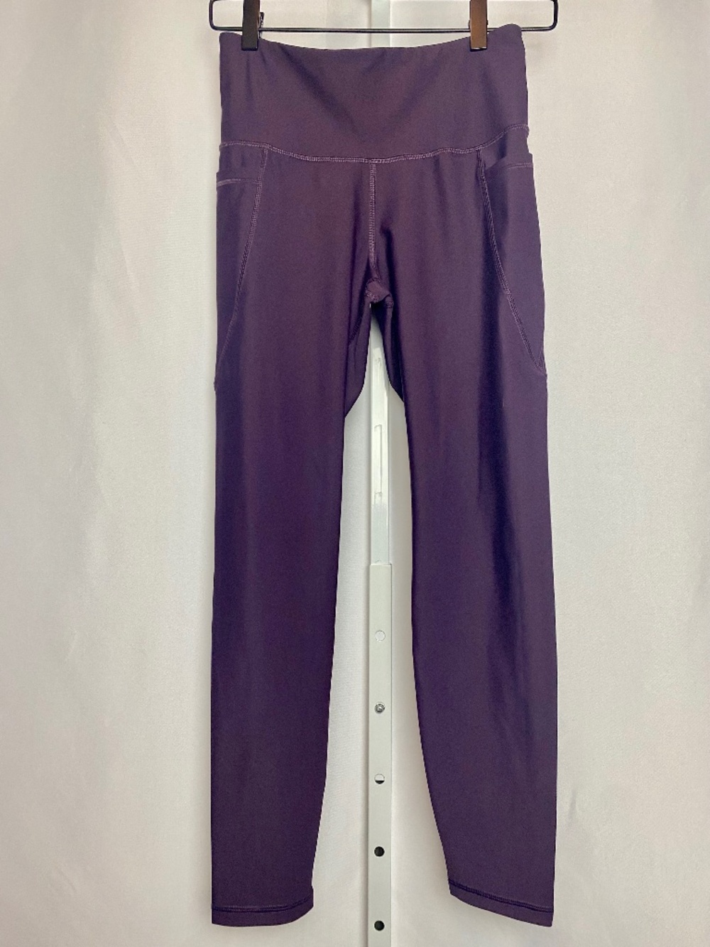 Old Navy Active Womenʻs Purple Go Dry Elevate Full Length Leggings Medium